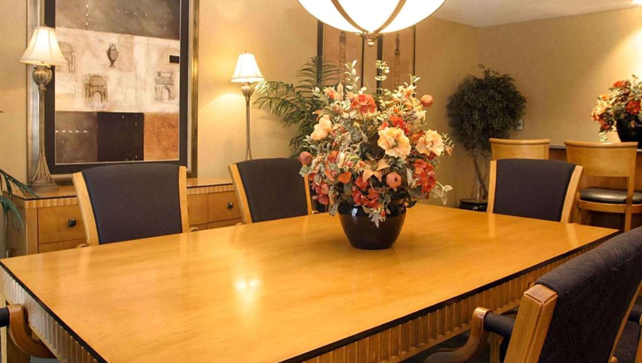 Magnuson Grand & Conference Center Somerset-Bridgewater 外观 照片
